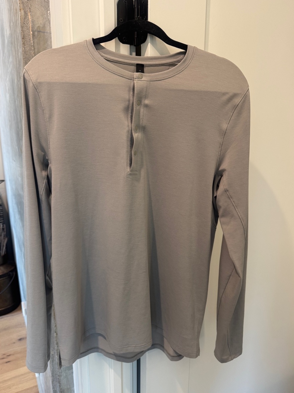 lululemon athletica Men's Long-Sleeve Henley in Taupe Gray